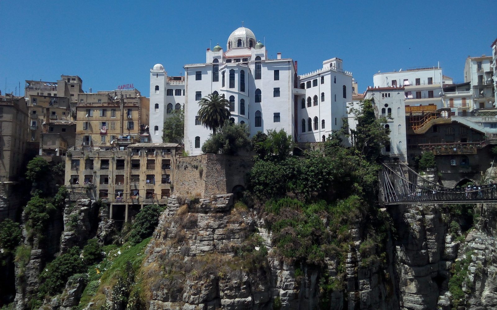 La ville de Constantine - Algérie, architecture, tourisme, tourisme dentaire en Algérie, tourisme médical en Algérie
